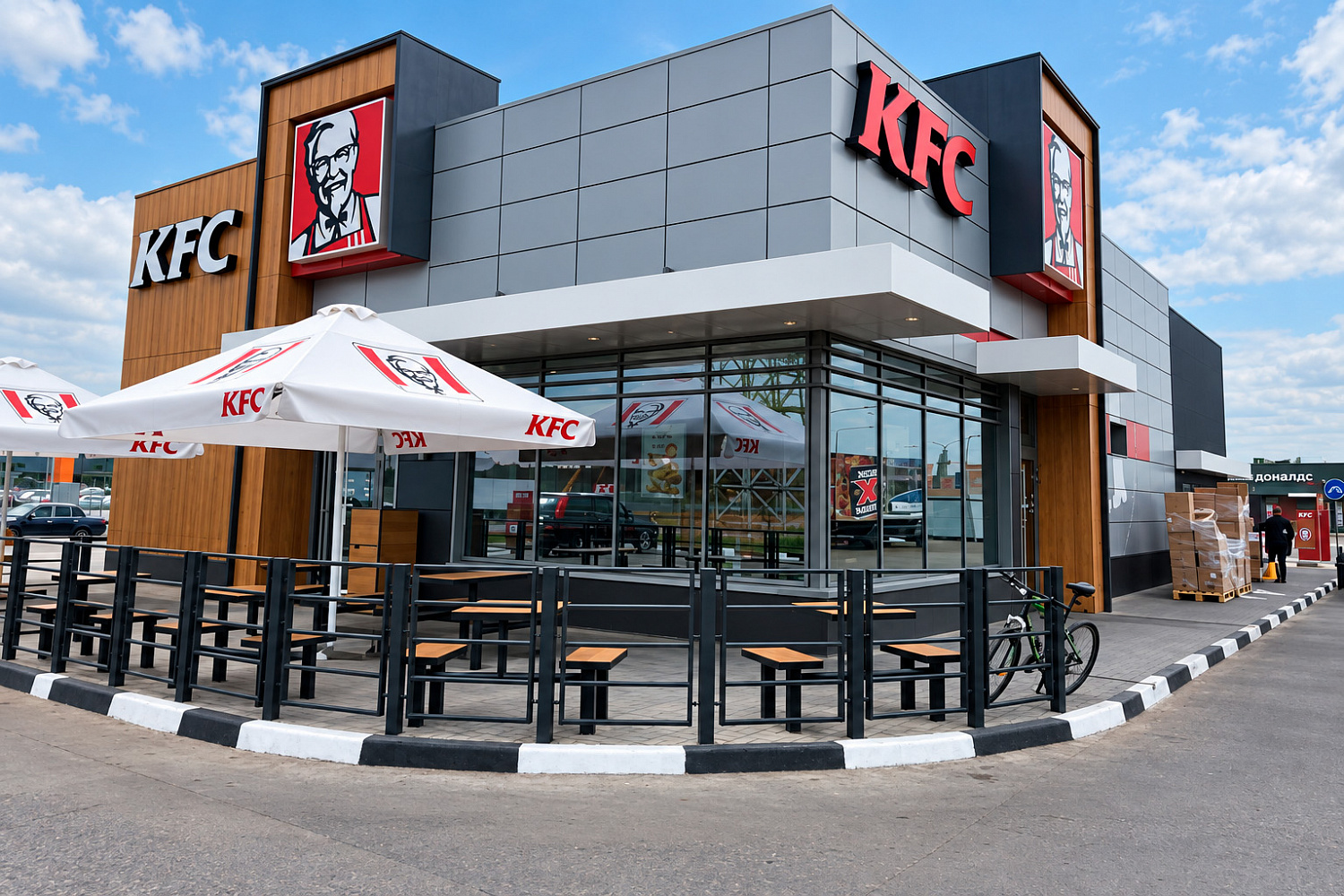 Поставка и монтаж фасадных металлокассет для ресторана KFC в Пушкино